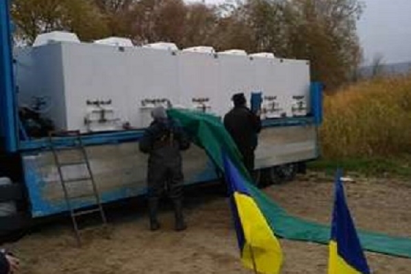 В селі Непоротове в річку Дністер випустили близько 3 тонн риби