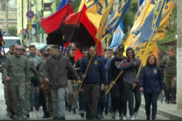 Буковинські мовні пристрасті: націоналісти пікетували румунський культурний центр (Відео)