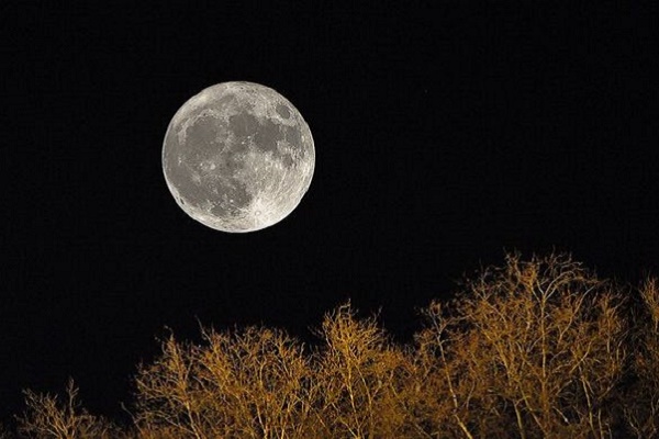 Величезний Місяць буковинці можуть спостерігати 4 грудня 