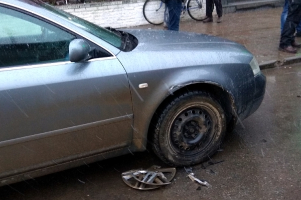 ДТП у Чернівецькій області: п’яний водій на Infiniti в’їхав у Audi А6 (Фото)