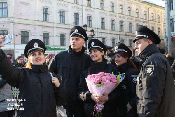 Лави патрульої поліції Чернівців поповнилися новобранцями (Фото)