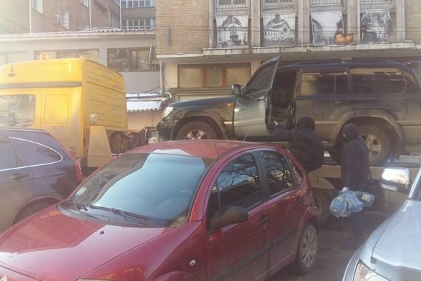 У Чернівцях покарали водіїв, які порушили правила паркування (Фото)