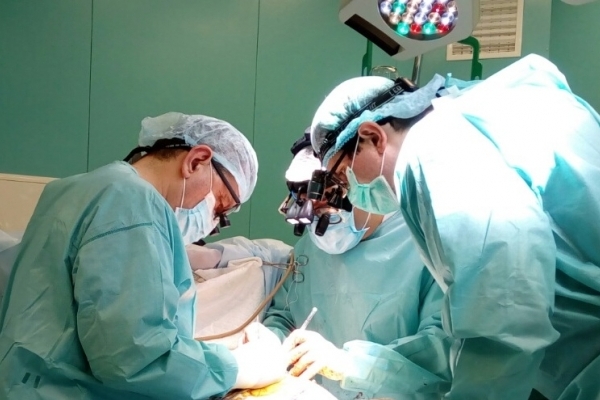 У Львівській лікарні 82-річному пацієнту вперше в клініці виконали MIDCAB