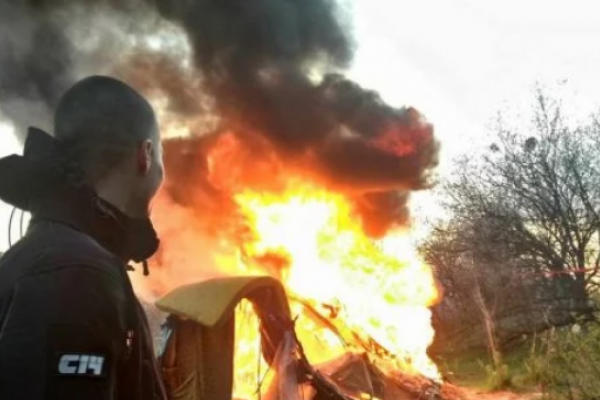 У Києві націоналісти спалили табір циган (Фото)