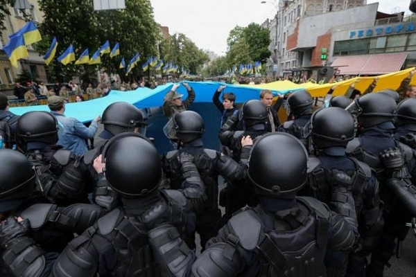 У Києві акції перетворилися на масову бійку (Фото)