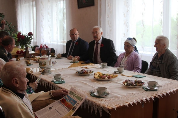 Олександр Фищук відвідав геріатричний пансіонат у Чернівцях (Фото)