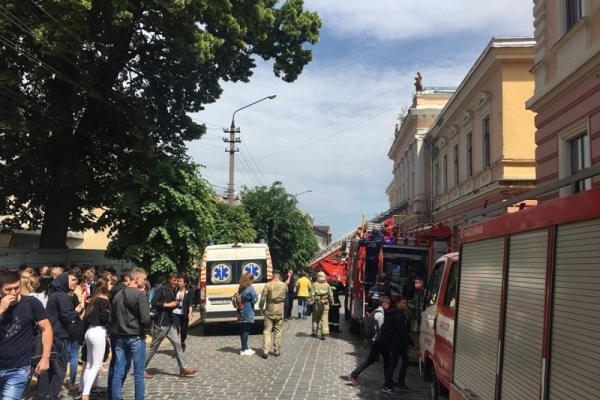 В одній з чернівецьких шкіл виникла пожежа (Фото)