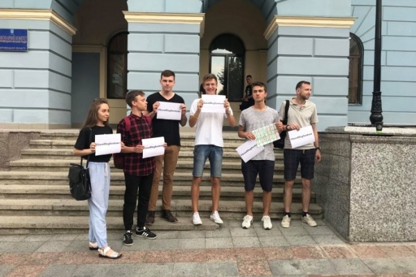 Чернівчани долучилися до акції на підтримку політв’язня Олега Сенцова 