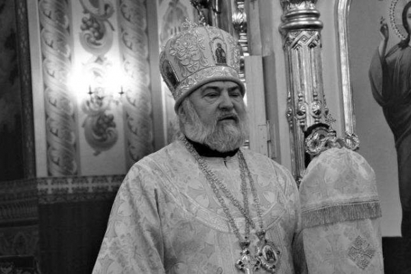 У Чернівцях поховали єпископа УПЦ Тихона
