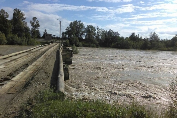 Загроза повені: буковинців попередили про підйом рівня води у річках