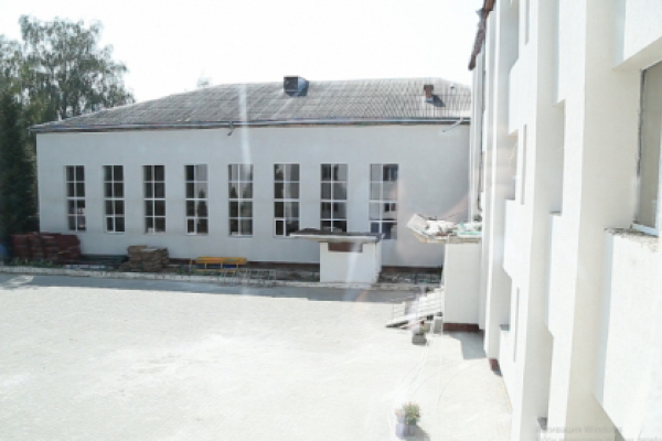 У Чернівецькій школі до початку навчального року не встигають завершити ремонт