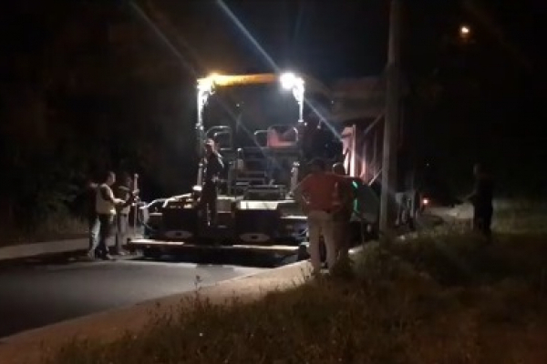 У Чернівцях вже ремонтують дороги по ночах (Відео)