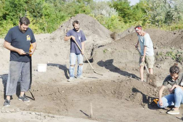 На Буковині археологи розкопали трипільське поселення і тисячолітню керамічну майстерню