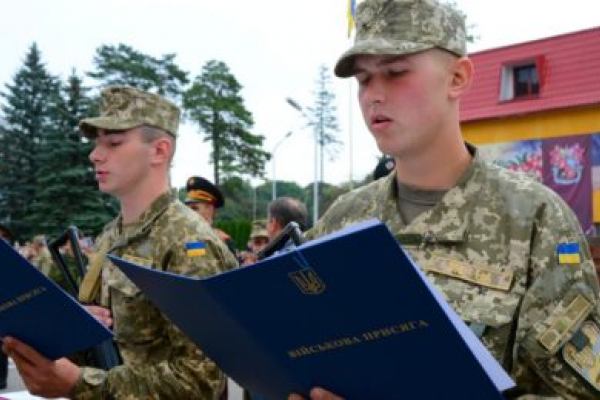 Чернівчанам на замітку: 1 жовтня в Україні розпочинається призов на строкову військову службу