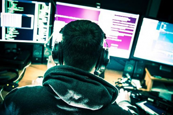 Буковинський підліток зламав понад 350 тисяч акаунтів та «злив» паролі в мережу