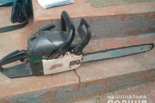 На Сокирянщині поліцейські впіймали крадія бензопили 