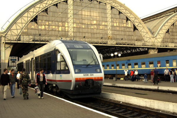 У передсвятковий період на Буковині виникли проблеми із залізничним сполученням
