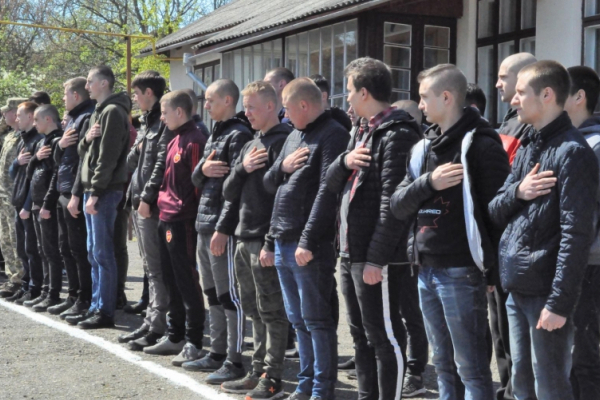 Юнаків з Буковини відправили до навчальних центрів Львівської та Київської областей