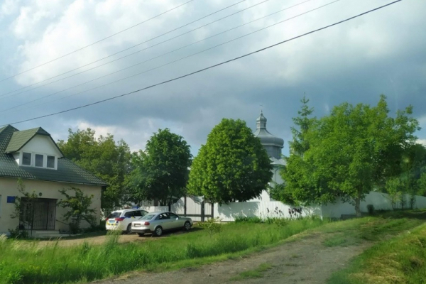 На Буковині невідомі особи, під орудою представників УПЦ МП, спробували таємно вивезти майно церкви