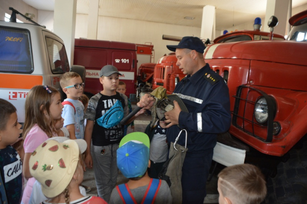 Чернівецька область: рятувальники продовжують роботу з дітьми в період канікул (Фото)