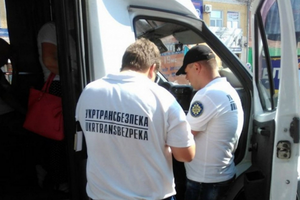 Управління Укртрансбезпеки у Чернівецькій області виявило 2423 порушень вимог законодавства про автотранспорт