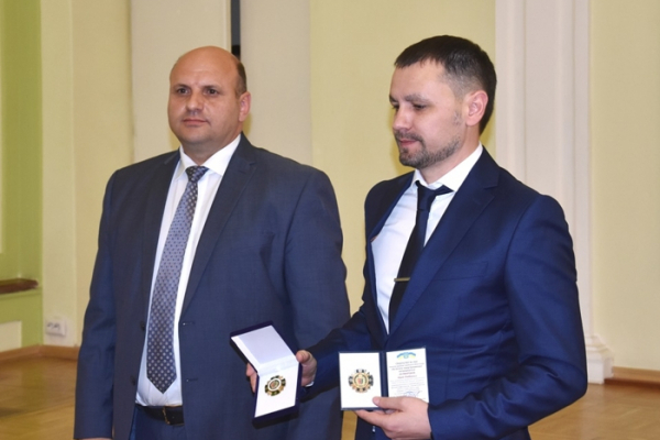 Голова Чернівецької обласної ради нагородив буковинських контррозвідників