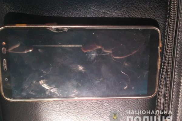 Поліцейські розкрили три крадіжки мобільних телефонів буковинців 