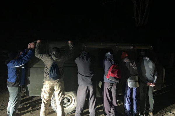 Контрабанда на Буковині: прикордонники затримали осіб, які намагалися прорватися через кордон з Румунією
