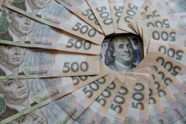 Зростання долара і тарифів на газ: які зміни чекають на українців з 1 листопада
