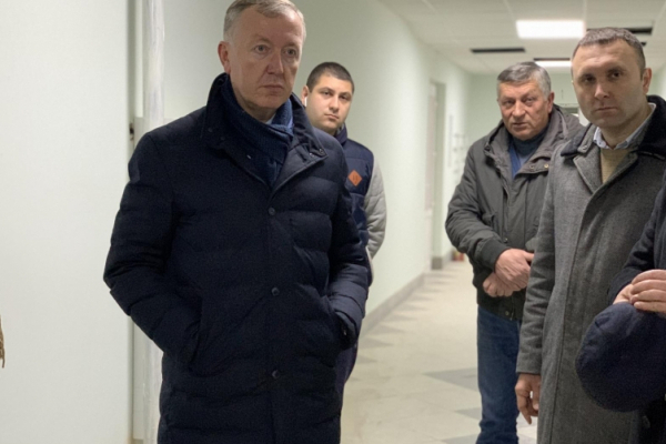 Сергій Осачук перевірив стан готовності перинатального центру у Чернівцях