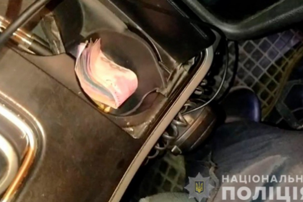 На Буковині два водії намагалися підкупити поліціянтів