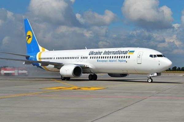 Авіакомпанія Коломойського різко підняла ціни на квитки за добу до закриття кордону