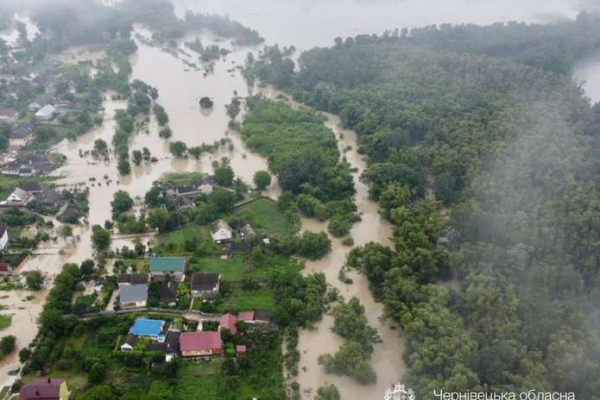Паводки на Буковині: евакуйовано 101 людину, 4 мости пошкоджено, затоплено угіддя