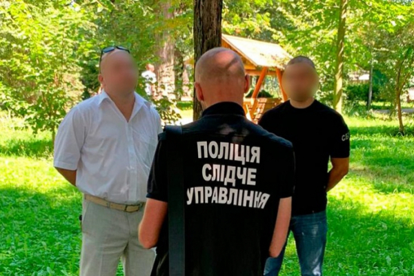 За підбурювання до хабарництва на Буковині затримали адвоката
