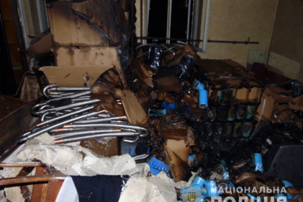 У Чернівцях чоловік згорів у власній квартирі: поліція підозрює вбивство