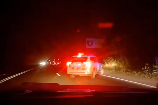 П'яний та з наркотиками: на Буковині водій тікав від патрульних (Відео)