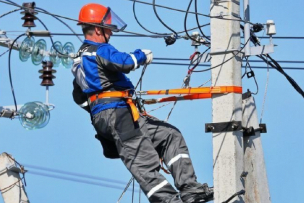 На Буковині 22 населених пункти залишилися без електропостачання