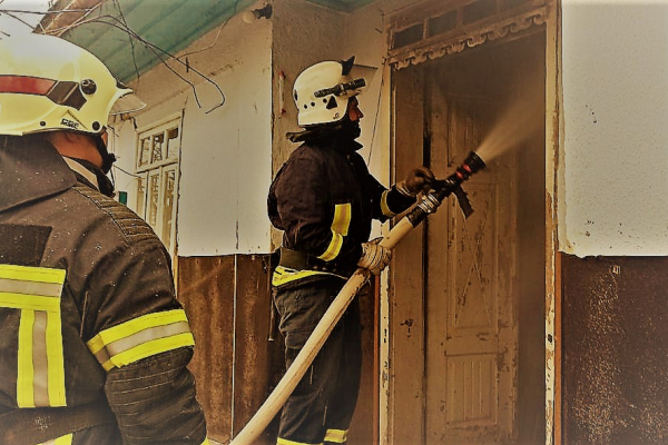 Рятувальники загасили упродовж вихідних 10 пожеж у Чернівецькій області