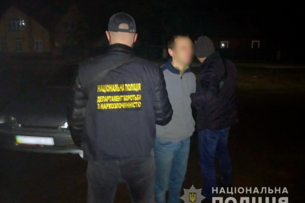 Біля сотні психотропних таблеток вилучили поліцейські у жителя Лукавців Вижницького району