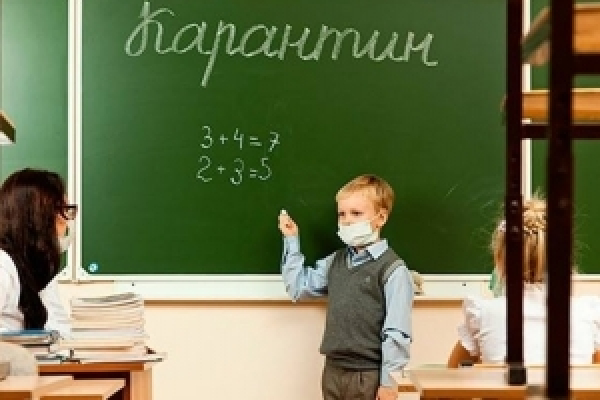 За дистанційною формою навчання у Чернівецькій області працюють 27 шкіл