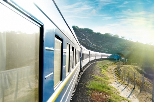 Укрзалізниця відновлює залізничне сполучення з Чернівцями 