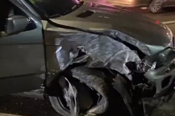Нетверезий водій у Чернівцях втікав на BMW від поліції і зіштовхнувся з двома автівками (ФОТО, ВІДЕО)