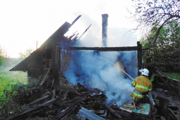 Упродовж вихідних у Чернівецькій області ліквідовано 14 пожеж. На одній з них загинула людина (ФОТО)