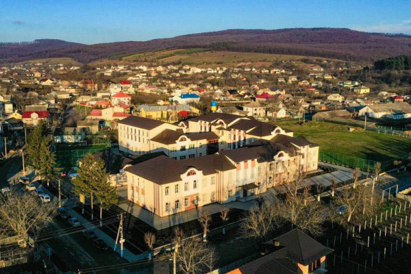 Чернівецька область отримала оновлену школу на 500 місць