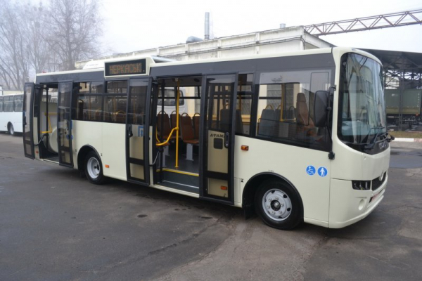 Через обвал дороги у Чернівцях випускають додаткові автобуси на Гравітон