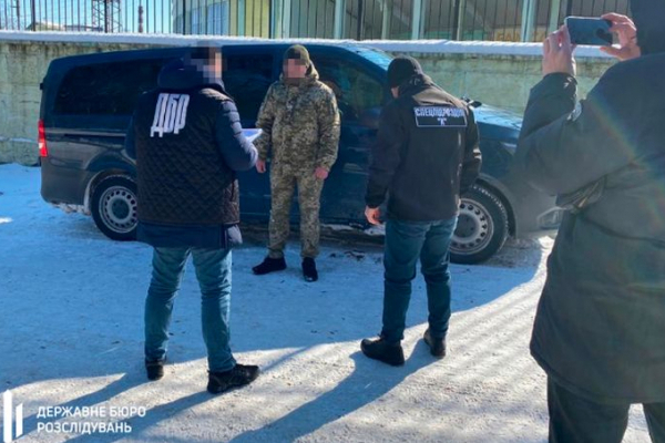 Бковиніські прикордонники продавали інформацію контрабандистам щодо переміщення патрулів на кордоні