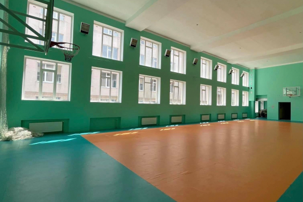 У Кам’янському ліцеї завдяки підтримці ОДА відремонтували спортивний зал