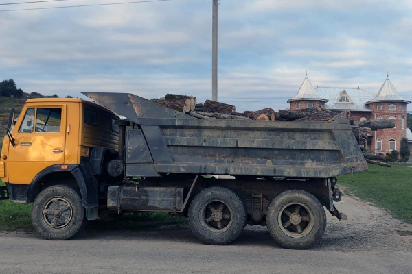 Житель села Валя Кузьмина незаконно перевозив лісодеревину (ФОТО)