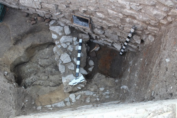 У Кам'янці-Подільському знайшли унікальне підземелля та та артефакти часів Золотої Орди