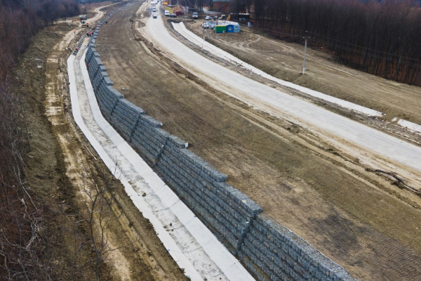 На трасі М-19 у Грушівці завершують комплекс земляних робіт